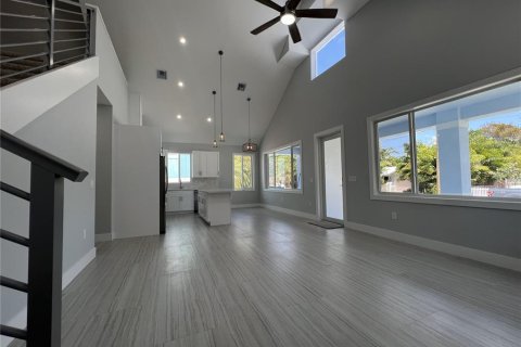 House in Tavernier, Florida 4 bedrooms, 180.51 sq.m. № 1786162 - photo 6