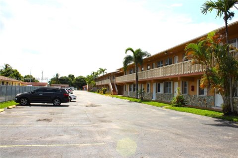 Condo in Hialeah, Florida, 1 bedroom  № 1980235 - photo 5