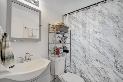 Купить виллу или дом в Тамарак, Флорида 2 спальни, 93.09м2, № 1995706 - фото 18