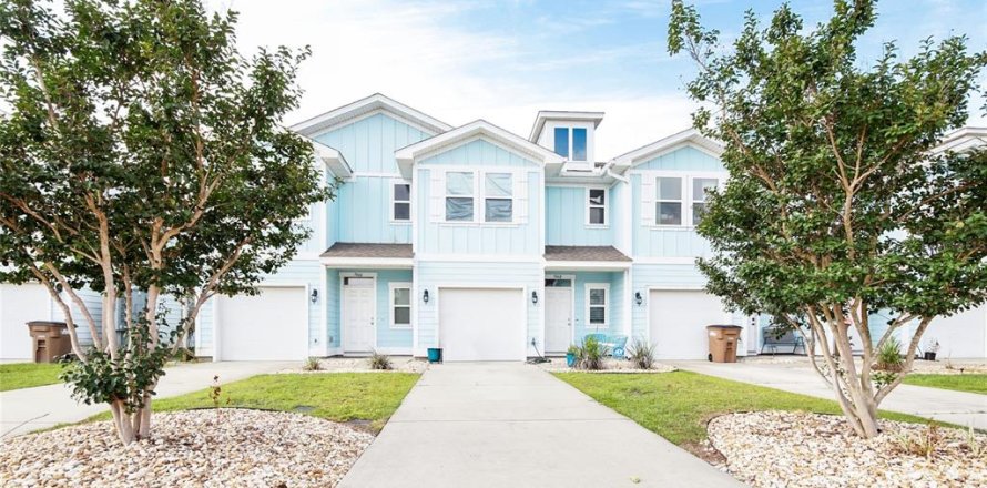 Townhouse in Panama City Beach, Florida 3 bedrooms, 138.98 sq.m. № 1747315