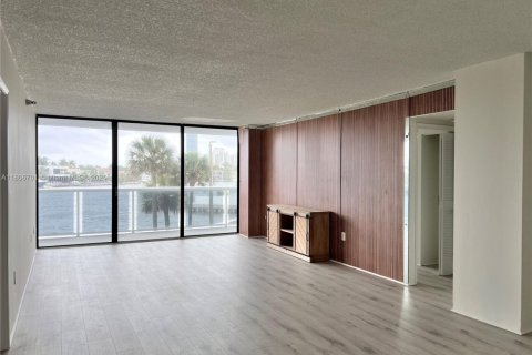 Купить кондоминиум в Авентура, Флорида 2 спальни, 106.47м2, № 1739489 - фото 6