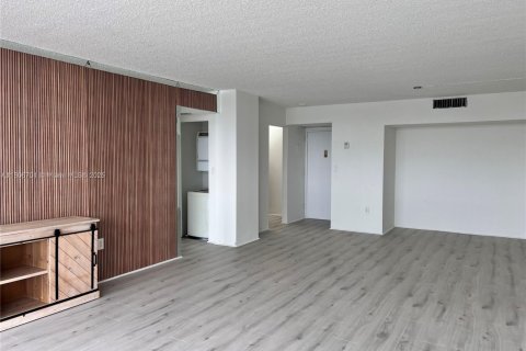 Купить кондоминиум в Авентура, Флорида 2 спальни, 106.47м2, № 1739489 - фото 11