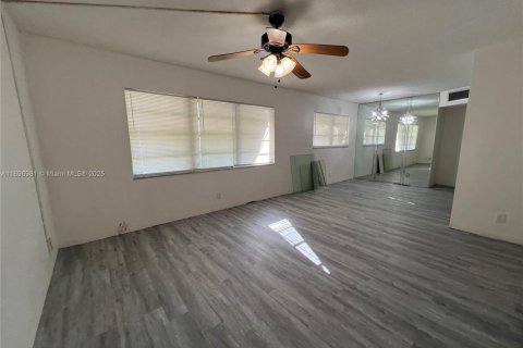 Снять в аренду кондоминиум в Лодерхилл, Флорида 2 спальни, 86.03м2, № 1948707 - фото 10