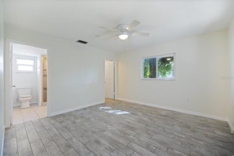 House in Sarasota, Florida 3 bedrooms, 164.53 sq.m. № 1826885 - photo 22