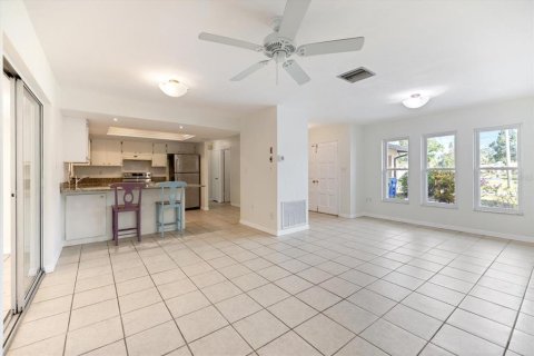 House in Sarasota, Florida 3 bedrooms, 164.53 sq.m. № 1826885 - photo 14