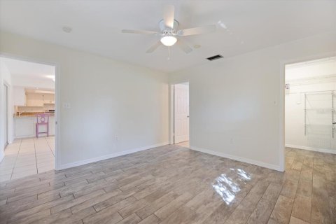 House in Sarasota, Florida 3 bedrooms, 164.53 sq.m. № 1826885 - photo 23