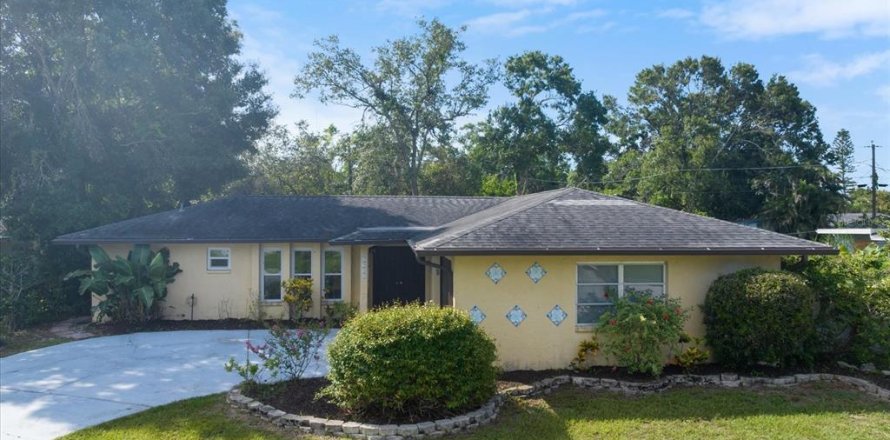 House in Sarasota, Florida 3 bedrooms, 164.53 sq.m. № 1826885