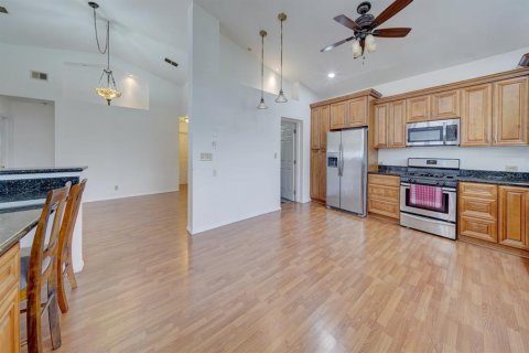 House in Oakland Park, Florida 3 bedrooms, 228.08 sq.m. № 1902420 - photo 17