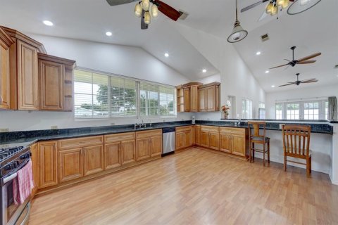 House in Oakland Park, Florida 3 bedrooms, 228.08 sq.m. № 1902420 - photo 15