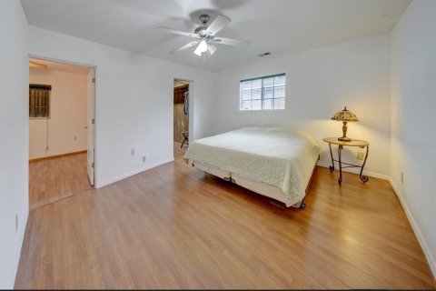 House in Oakland Park, Florida 3 bedrooms, 228.08 sq.m. № 1902420 - photo 20