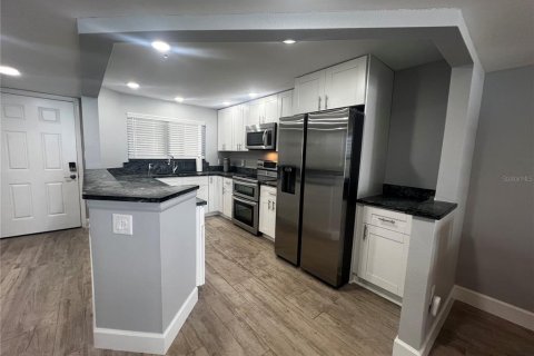 Copropriété à louer à Clearwater, Floride: 1 chambre, 82.22 m2 № 2411584 - photo 10