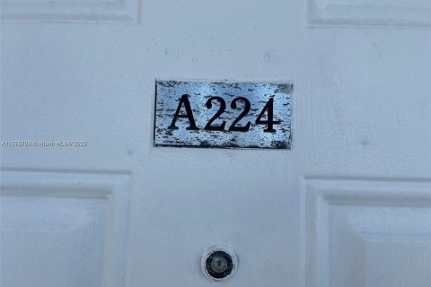 Condo in North Miami Beach, Florida, 1 bedroom  № 1611625 - photo 4