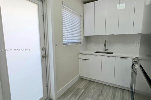Copropriété à louer à Miami Beach, Floride: 4 chambres, 297.66 m2 № 2439394 - photo 5