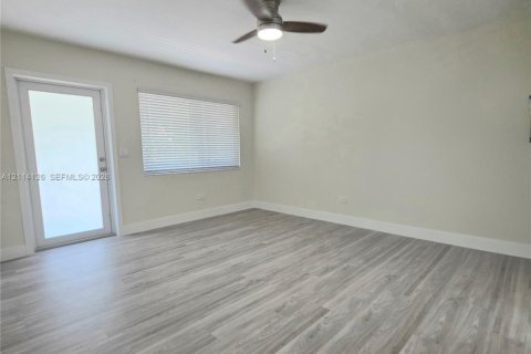 Copropriété à louer à Miami Beach, Floride: 4 chambres, 297.66 m2 № 2439394 - photo 14