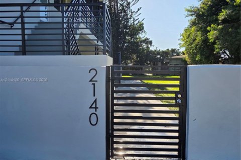 Copropriété à louer à Miami Beach, Floride: 4 chambres, 297.66 m2 № 2439394 - photo 16