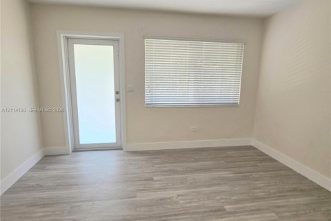 Copropriété à louer à Miami Beach, Floride: 4 chambres, 297.66 m2 № 2439394 - photo 9