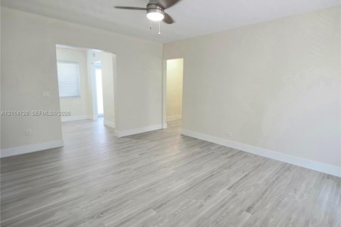 Copropriété à louer à Miami Beach, Floride: 4 chambres, 297.66 m2 № 2439394 - photo 3