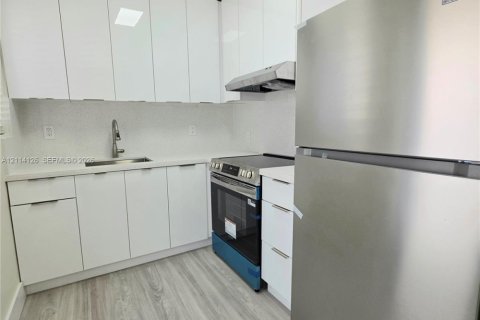 Copropriété à louer à Miami Beach, Floride: 4 chambres, 297.66 m2 № 2439394 - photo 7