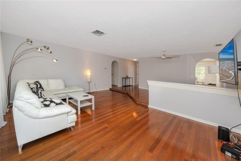 Casa en alquiler en Palm Harbor, Florida, 3 dormitorios, 128.39 m2 № 1908446 - foto 13