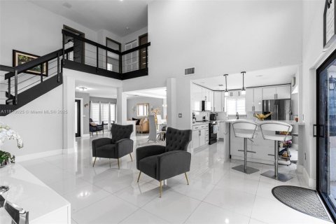 House in Hialeah, Florida 4 bedrooms, 186.83 sq.m. № 1752574 - photo 16