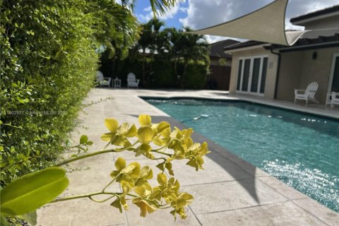 House in Miami, Florida 3 bedrooms, 155.52 sq.m. № 1956028 - photo 3