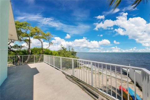 House in Islamorada, Village of Islands, Florida 3 bedrooms № 1892636 - photo 17