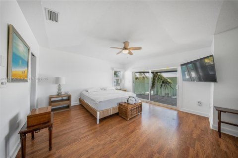 House in Islamorada, Village of Islands, Florida 3 bedrooms № 1892636 - photo 14