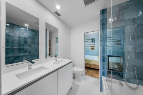 House in Islamorada, Village of Islands, Florida 3 bedrooms № 1892636 - photo 25