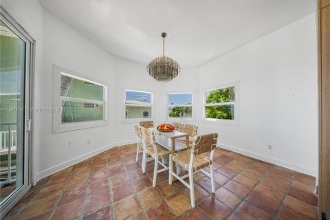 House in Islamorada, Village of Islands, Florida 3 bedrooms № 1892636 - photo 13