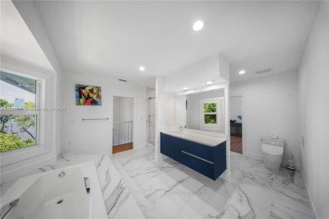 House in Islamorada, Village of Islands, Florida 3 bedrooms № 1892636 - photo 19