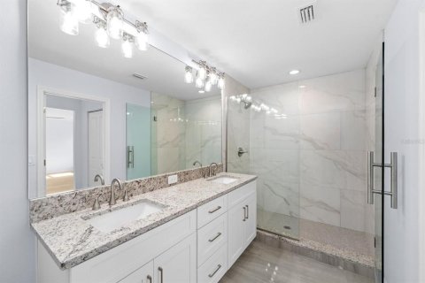 House in Tampa, Florida 4 bedrooms, 174.84 sq.m. № 1437568 - photo 26