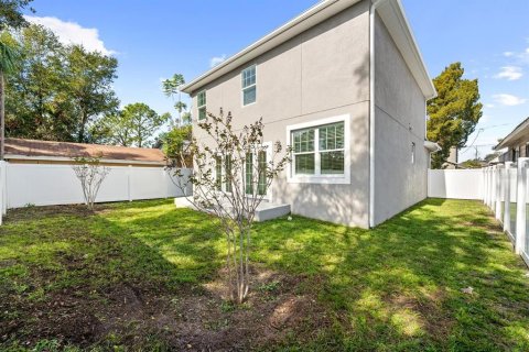 House in Tampa, Florida 4 bedrooms, 174.84 sq.m. № 1437568 - photo 30