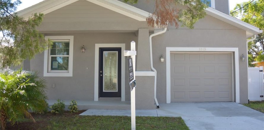 House in Tampa, Florida 4 bedrooms, 174.84 sq.m. № 1437568