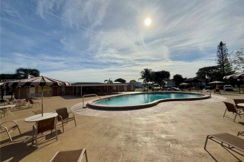 Condo in West Palm Beach, Florida, 1 bedroom  № 2071160 - photo 12