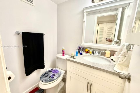Condo in West Palm Beach, Florida, 1 bedroom  № 2071160 - photo 4