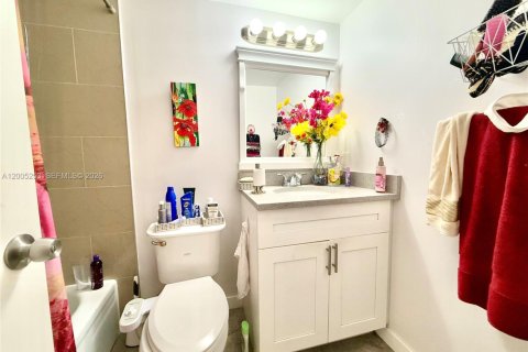 Condo in West Palm Beach, Florida, 1 bedroom  № 2071160 - photo 6