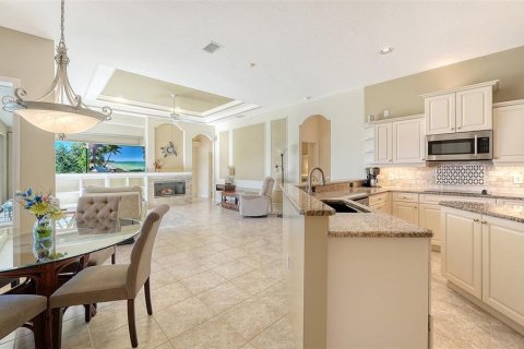 Villa ou maison à vendre à Sarasota, Floride: 3 chambres, 271.55 m2 № 2428865 - photo 10
