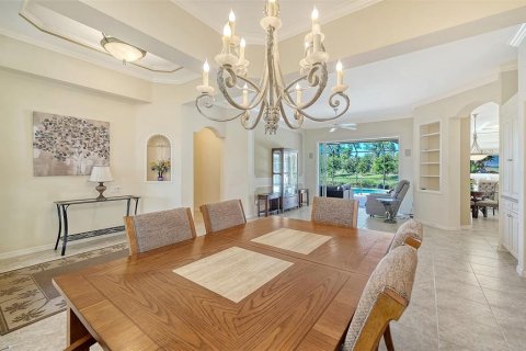 Villa ou maison à vendre à Sarasota, Floride: 3 chambres, 271.55 m2 № 2428865 - photo 8