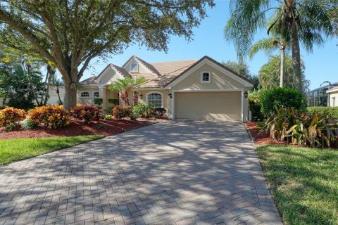 Villa ou maison à vendre à Sarasota, Floride: 3 chambres, 271.55 m2 № 2428865 - photo 2