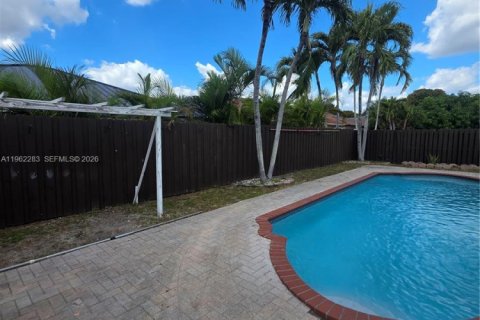 Casa en alquiler en Miami, Florida, 3 dormitorios, 146.97 m2 № 2026544 - foto 16