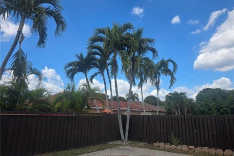Casa en alquiler en Miami, Florida, 3 dormitorios, 146.97 m2 № 2026544 - foto 11