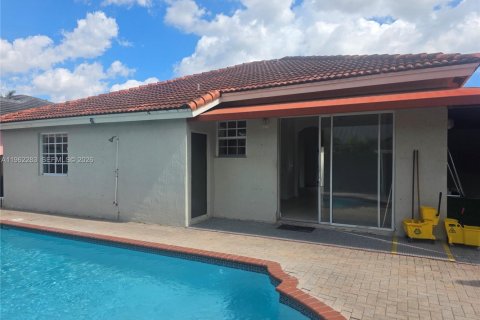 Casa en alquiler en Miami, Florida, 3 dormitorios, 146.97 m2 № 2026544 - foto 12