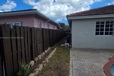 Casa en alquiler en Miami, Florida, 3 dormitorios, 146.97 m2 № 2026544 - foto 15