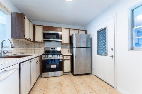Copropriété à vendre à North Miami Beach, Floride: 2 chambres, 100.8 m2 № 1828718 - photo 19