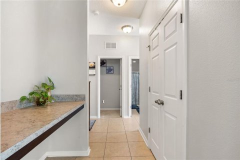 House in Tampa, Florida 5 bedrooms, 479.38 sq.m. № 1855548 - photo 22
