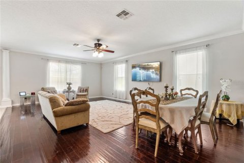 House in Tampa, Florida 5 bedrooms, 479.38 sq.m. № 1855548 - photo 9