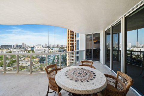 Copropriété à vendre à Sunny Isles Beach, Floride: 3 chambres, 170.94 m2 № 1701598 - photo 17