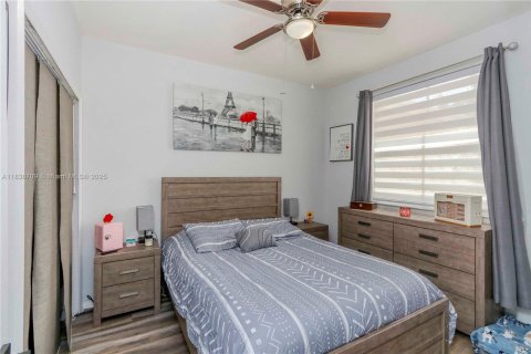Touwnhouse à vendre à Miami, Floride: 3 chambres, 148.83 m2 № 1820369 - photo 18