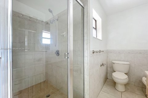 Townhouse in Hialeah, Florida 3 bedrooms, 109.81 sq.m. № 1802788 - photo 14