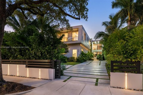 Villa ou maison à vendre à Miami, Floride: 6 chambres, 656.35 m2 № 1972156 - photo 5
